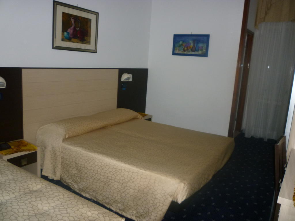 Hotel Tilly Cesenatico Phòng bức ảnh
