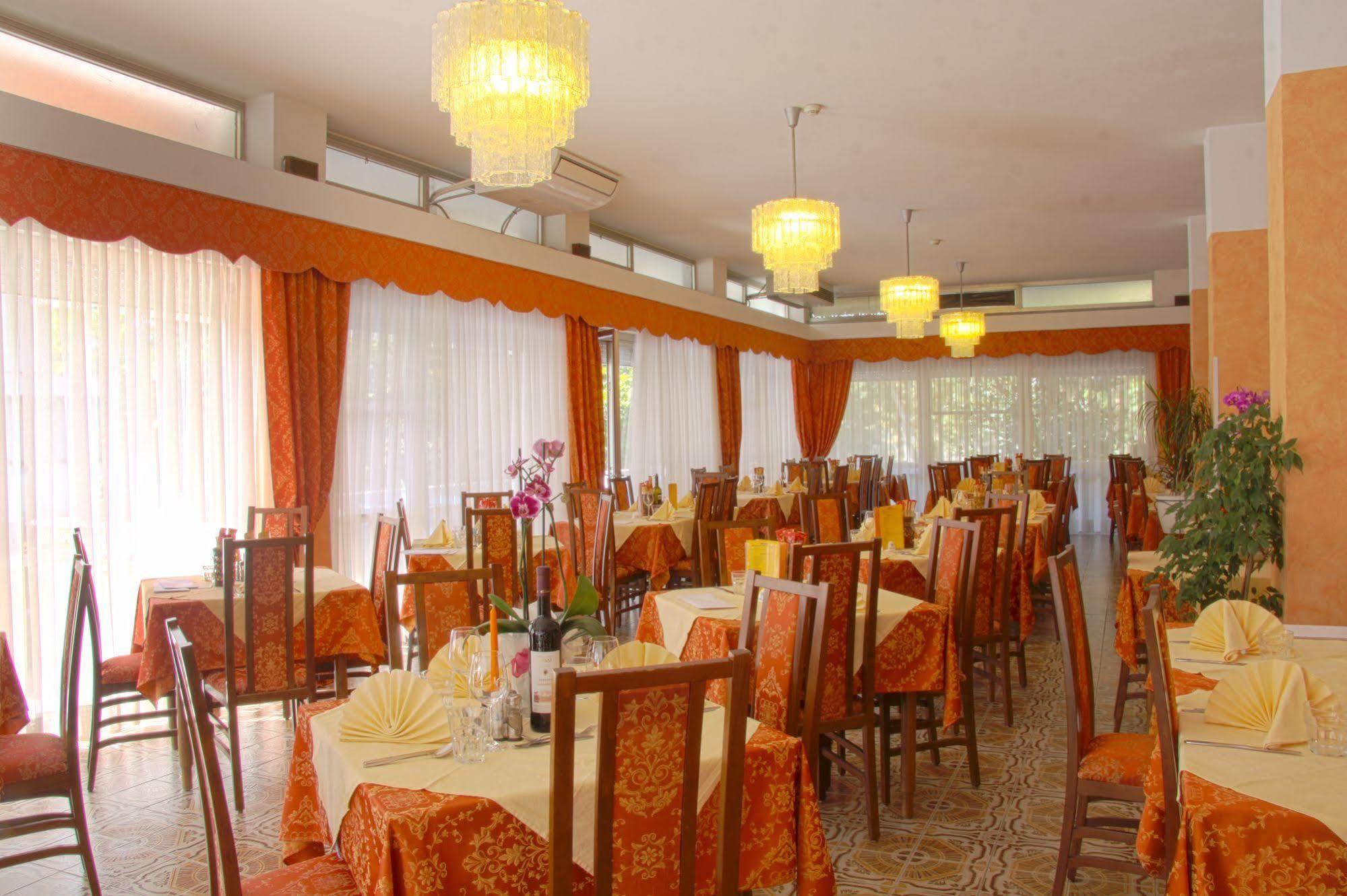 Hotel Tilly Cesenatico Ngoại thất bức ảnh